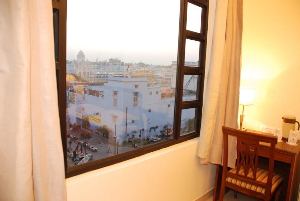 Hotel Indus Amritsar Extérieur photo